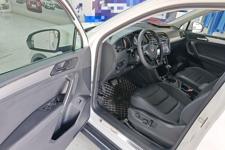 Used Volkswagen Tiguan L 2019 Revised 330TSI Automatic Two-Wheel Drive Smart & Luxury Edition China VI Standard Driver Seat
