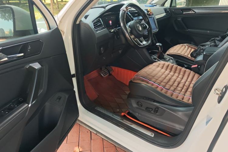 Used Volkswagen Tiguan L 2019 380TSI Automatic All-Wheel Drive R-Line Flagship 7-Seater China VI Standard Driver Seat
