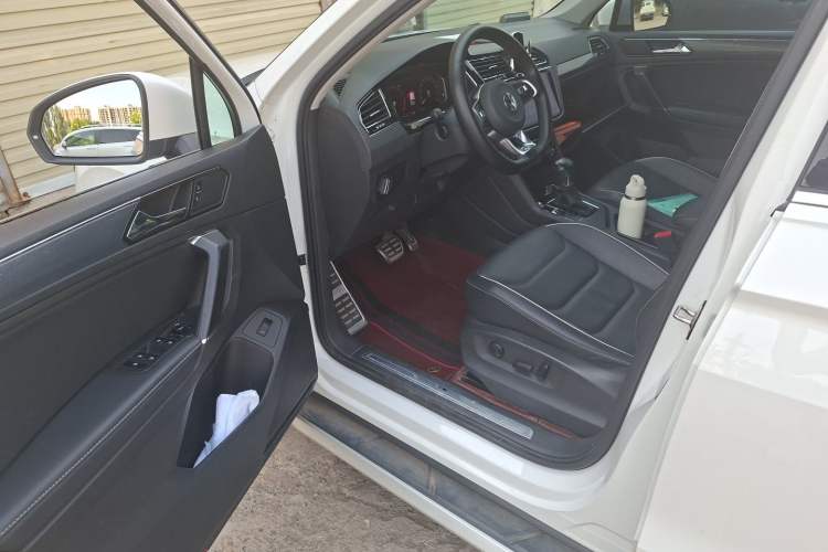 Used Volkswagen Tiguan L 2019 Restyled 330TSI Automatic Two-Wheel Drive R-Line Flagship Version China VI Standard Driver Seat