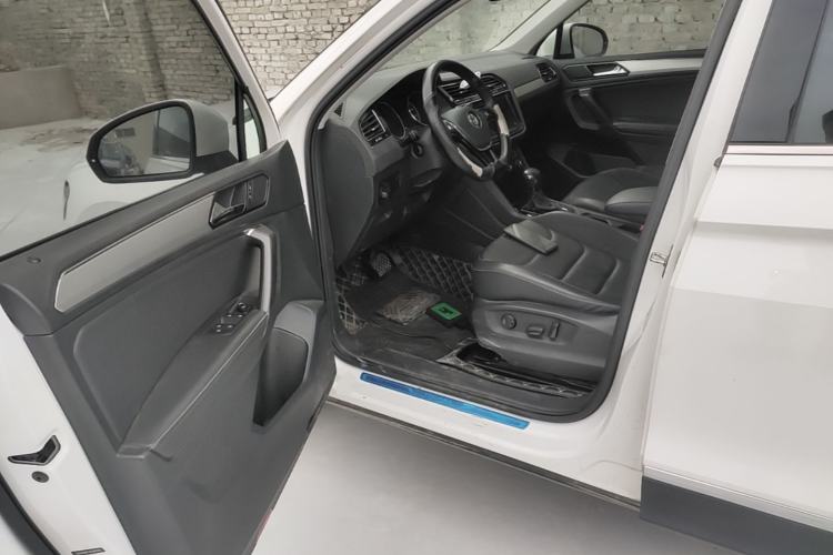 Used Volkswagen Tiguan L 2019 330TSI Automatic Two-Wheel Drive Panoramic Comfort Edition China VI Standard Driver Seat