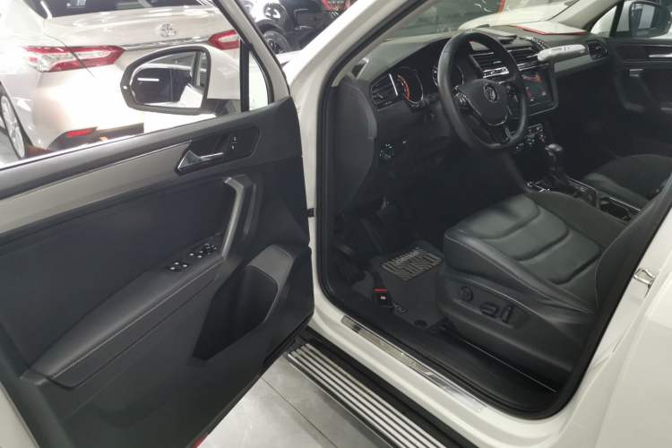 Used Volkswagen Tiguan L 2019 Updated Version 330TSI Automatic Two-Wheel Drive Panoramic Comfort Edition China VI Standard Driver Seat