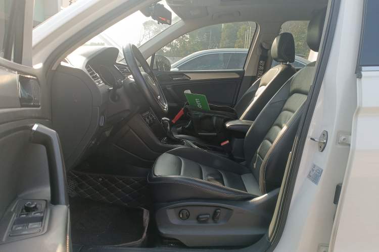 Used Volkswagen Tiguan L 2019 Updated Version 330TSI Automatic Two-Wheel Drive Panoramic Comfort Edition China VI Standard Driver Seat