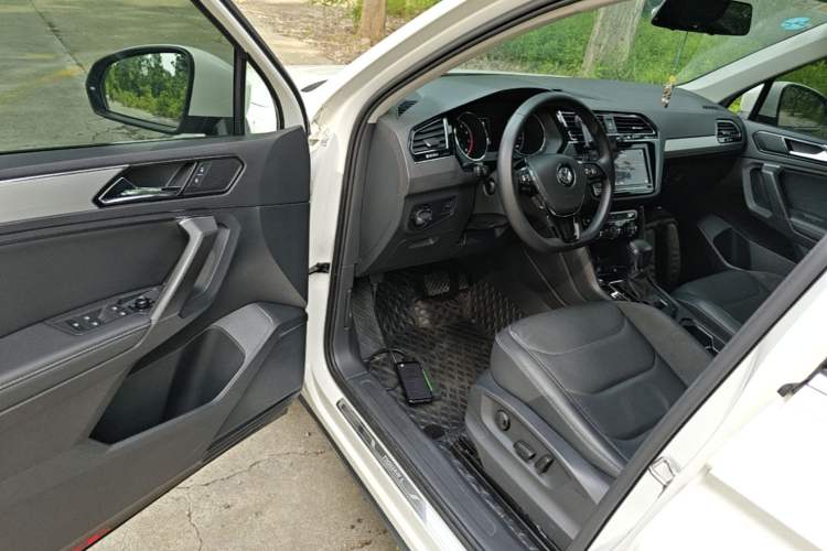 Used Volkswagen Tiguan L 2019 330TSI Automatic Two-Wheel Drive Panoramic Comfort Edition China VI Standard Driver Seat