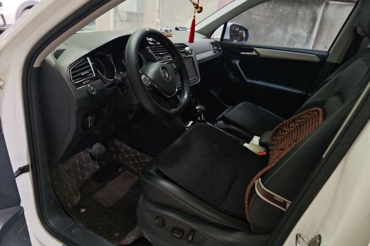 Used Volkswagen Tiguan L 2019 330TSI Automatic Two-Wheel Drive Smart Luxury Version China VI Standard Driver Seat