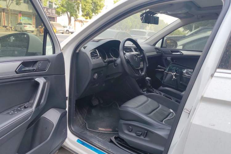Used Volkswagen Tiguan L 2019 280TSI Automatic Two-Wheel Drive Panoramic Comfort Edition China V Standard Driver Seat