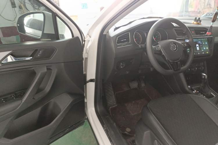 Used Volkswagen Tiguan L 2019 330TSI Automatic Two-Wheel Drive Luxury Edition China VI Standard Driver Seat