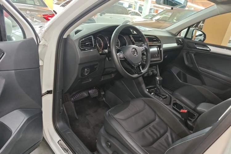 Used Volkswagen Tiguan L 2019 330TSI Automatic Two-Wheel Drive Panoramic Comfort Edition China V Standard Driver Seat