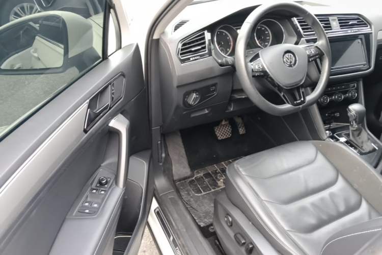 Used Volkswagen Tiguan L 2019 330TSI Automatic Two-Wheel Drive Panoramic Comfort Edition China VI Standard Driver Seat