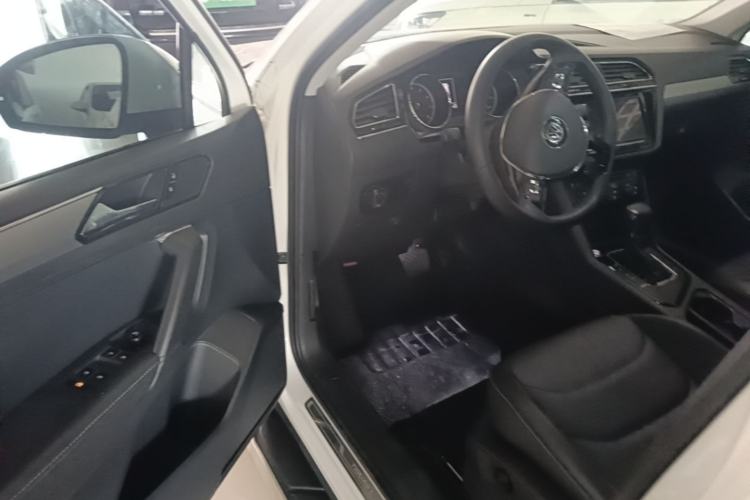 Used Volkswagen Tiguan L 2019 330TSI Automatic Two-Wheel Drive Panoramic Comfort Edition China VI Standard Driver Seat