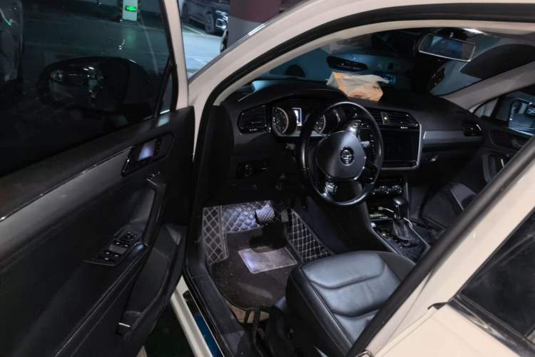 Used Volkswagen Tiguan L 2019 330TSI Automatic Two-Wheel Drive Panoramic Comfort Edition China VI Standard Driver Seat