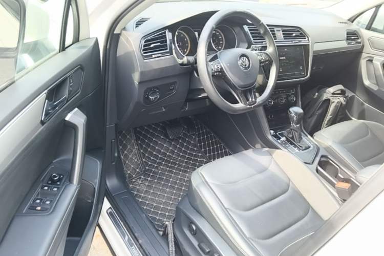 Used Volkswagen Tiguan L 2019 Updated Version 330TSI Automatic Two-Wheel Drive Panoramic Comfort Edition China VI Standard Driver Seat