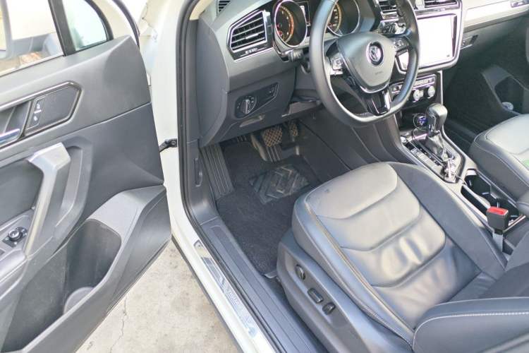 Used Volkswagen Tiguan L 2019 330TSI Automatic Two-Wheel Drive Panoramic Comfort Edition China VI Standard Driver Seat