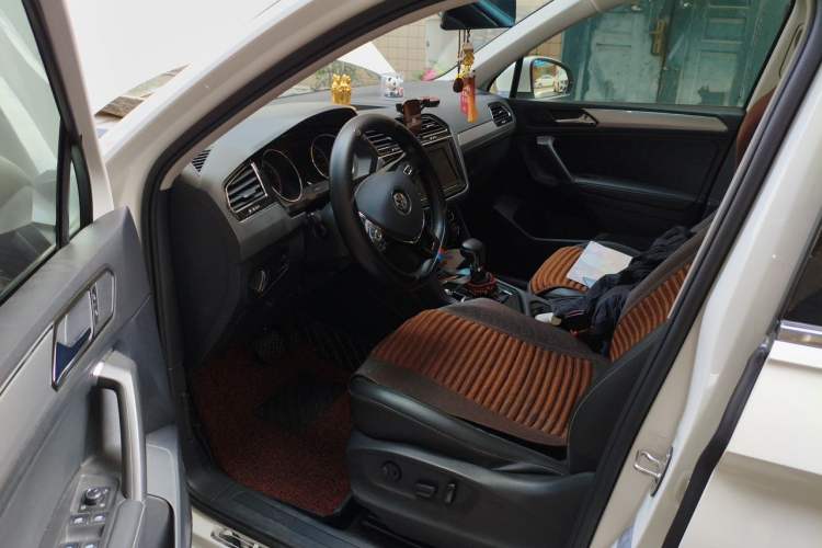 Used Volkswagen Tiguan L 2019 330TSI Automatic Two-Wheel Drive Panoramic Comfort Edition China V Standard Driver Seat