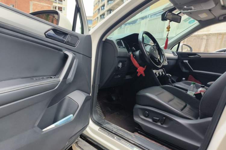 Used Volkswagen Tiguan L 2019 Updated Version 330TSI Automatic Two-Wheel Drive Panoramic Comfort Edition China VI Standard Driver Seat