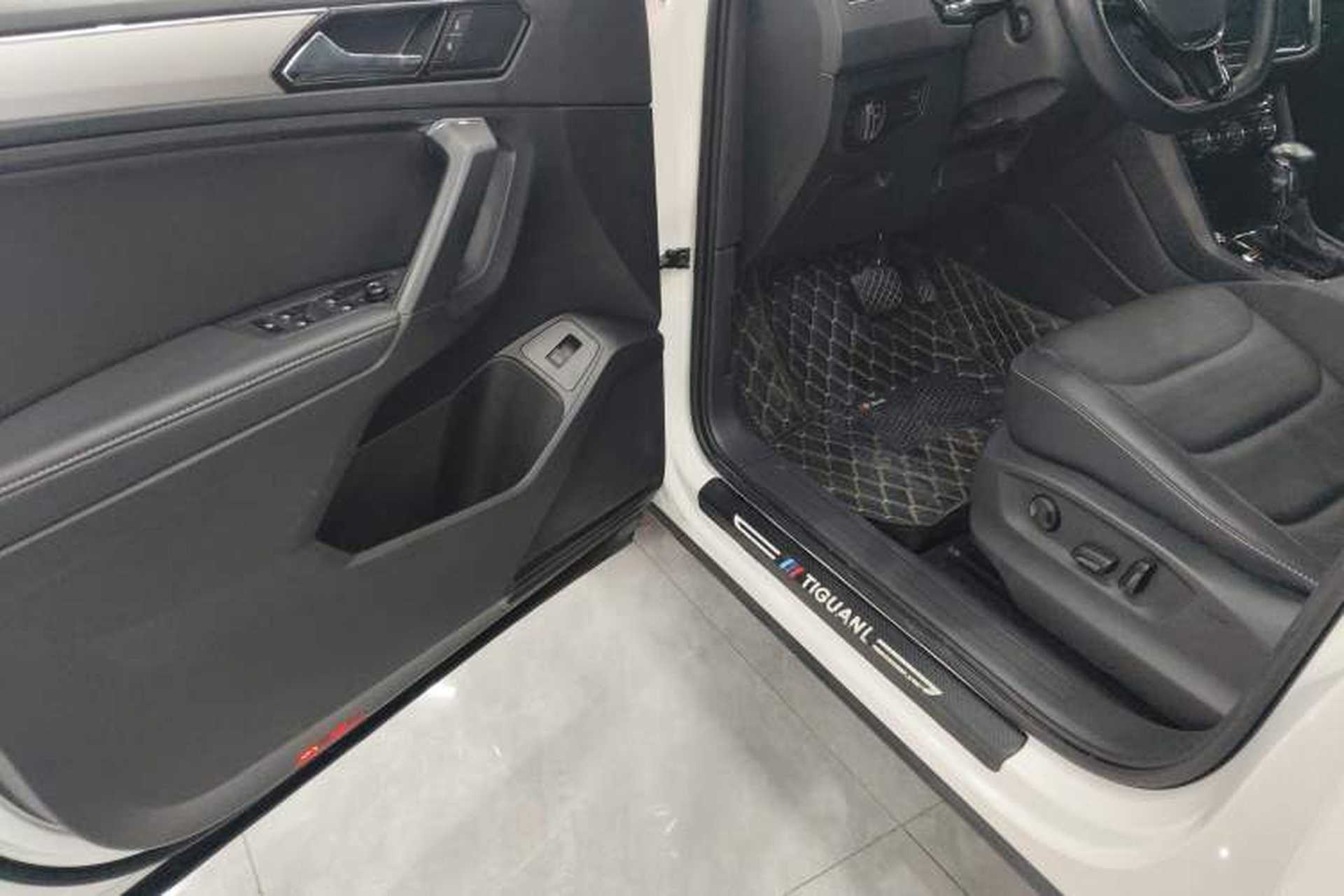 Used Volkswagen Tiguan L 2019 Revised 330TSI Automatic Two-Wheel Drive Smart & Luxury Edition China VI Standard Driver Seat