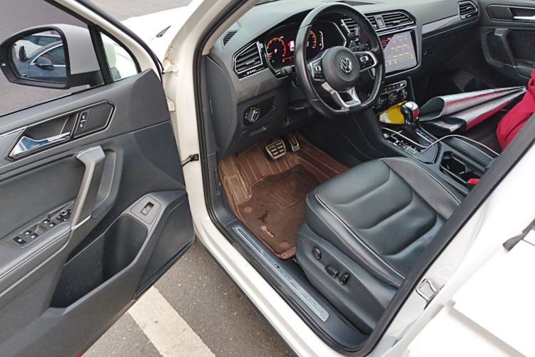 Used Volkswagen Tiguan L 2019 330TSI Automatic Two-Wheel Drive R-Line Flagship Model China VI Standard Driver Seat