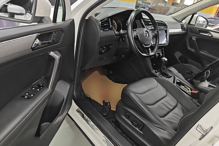 Used Volkswagen Tiguan L 2019 Updated Version 330TSI Automatic Two-Wheel Drive Panoramic Comfort Edition China VI Standard Driver Seat