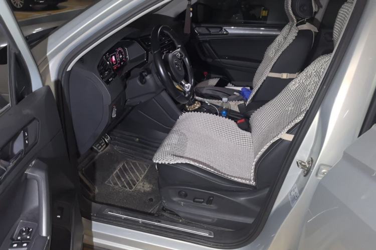 Used Volkswagen Tiguan L 2019 330TSI Automatic Two-Wheel Drive R-Line Flagship Model China VI Standard Driver Seat