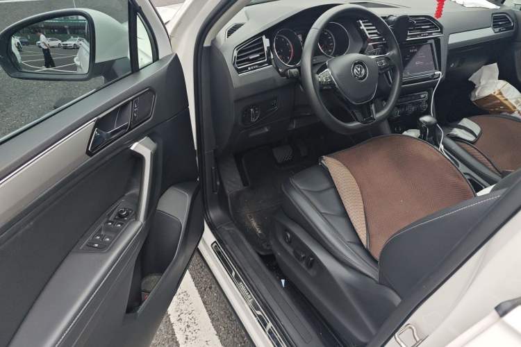 Used Volkswagen Tiguan L 2019 330TSI Automatic Two-Wheel Drive Panoramic Comfort Edition China V Standard Driver Seat