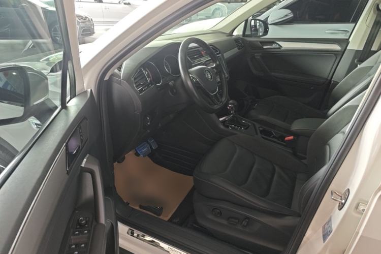 Used Volkswagen Tiguan L 2019 330TSI Automatic Two-Wheel Drive Panoramic Comfort Edition China V Standard Driver Seat