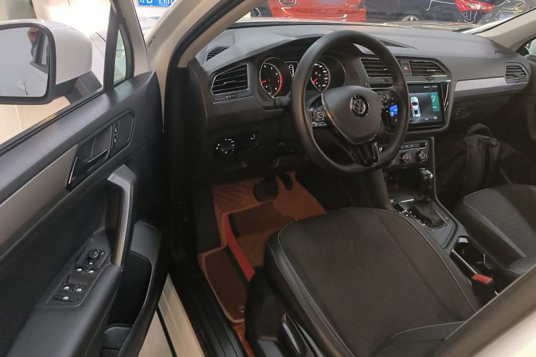 Used Volkswagen Tiguan L 2019 330TSI Automatic Two-Wheel Drive Luxury Edition China V Standard Driver Seat