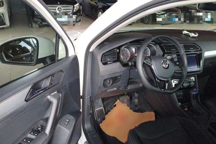 Used Volkswagen Tiguan L 2019 330TSI Automatic Two-Wheel Drive Smart Luxury Version China VI Standard Driver Seat