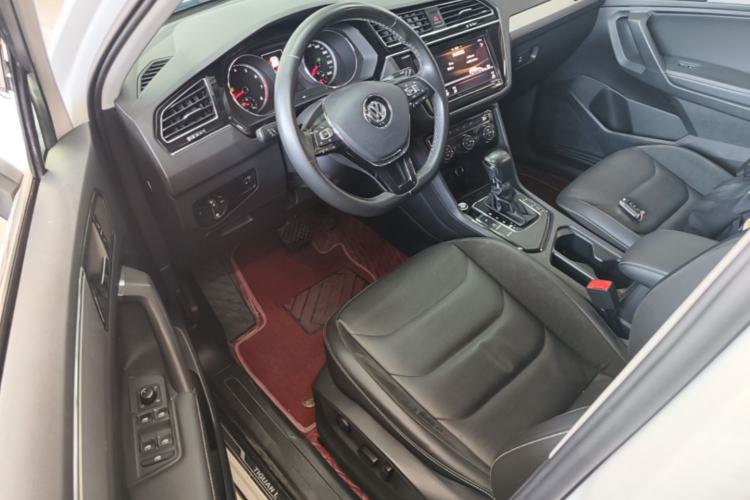 Used Volkswagen Tiguan L 2019 330TSI Automatic Two-Wheel Drive Panoramic Comfort Edition China VI Standard Driver Seat