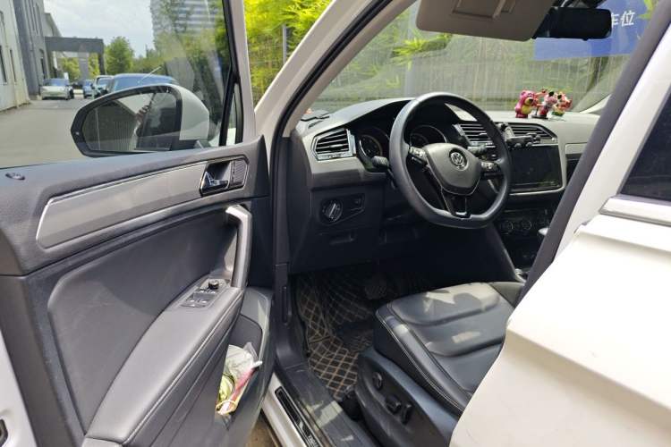 Used Volkswagen Tiguan L 2019 Updated Version 330TSI Automatic Two-Wheel Drive Panoramic Comfort Edition China VI Standard Driver Seat