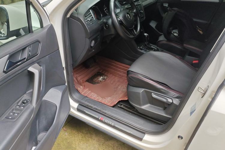 Used Volkswagen Tiguan L 2019 330TSI Automatic Two-Wheel Drive Luxury Edition China V Standard Driver Seat