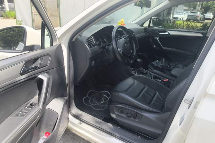 Used Volkswagen Tiguan L 2019 330TSI Automatic Two-Wheel Drive Panoramic Comfort Edition China V Standard Driver Seat