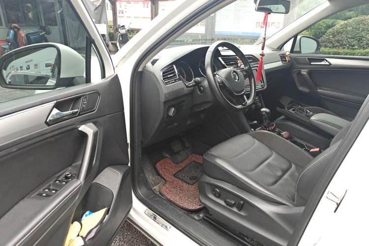 Used Volkswagen Tiguan L 2019 330TSI Automatic Two-Wheel Drive Panoramic Comfort Edition China VI Standard Driver Seat