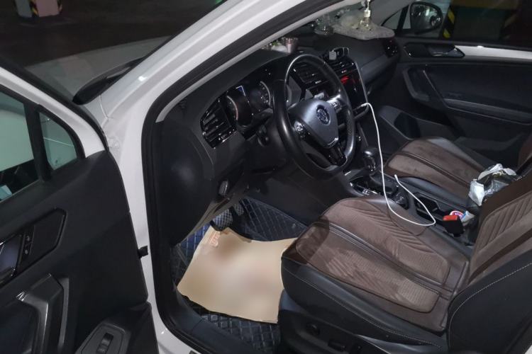 Used Volkswagen Tiguan L 2019 380TSI Automatic All-Wheel Drive Luxury Edition China VI Standard Driver Seat