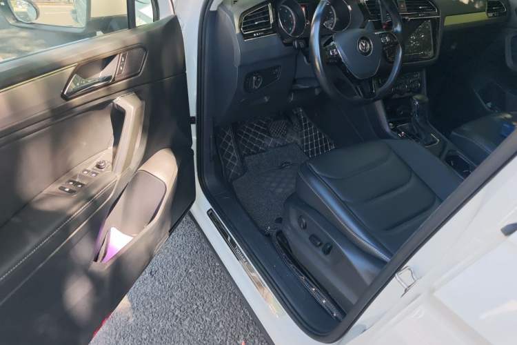 Used Volkswagen Tiguan L 2019 Updated Version 330TSI Automatic Two-Wheel Drive Panoramic Comfort Edition China VI Standard Driver Seat