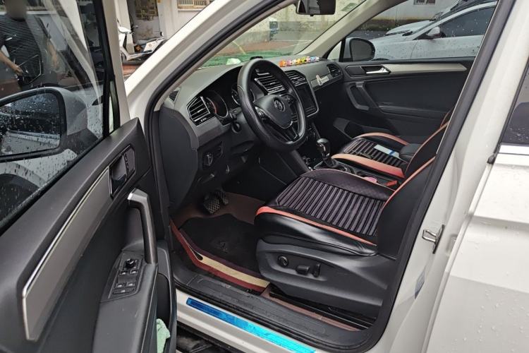 Used Volkswagen Tiguan L 2019 Revised Version 330TSI Automatic Two-Wheel Drive Panoramic Comfort Edition China V Standard Driver Seat