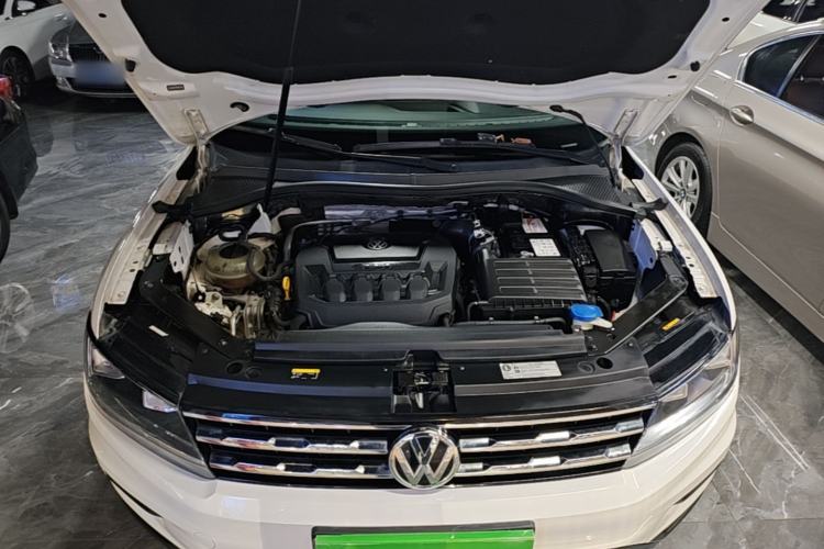 Used Volkswagen Tiguan L 2019 330TSI Automatic Two-Wheel Drive Smart Luxury Version China VI Standard Engine Bay