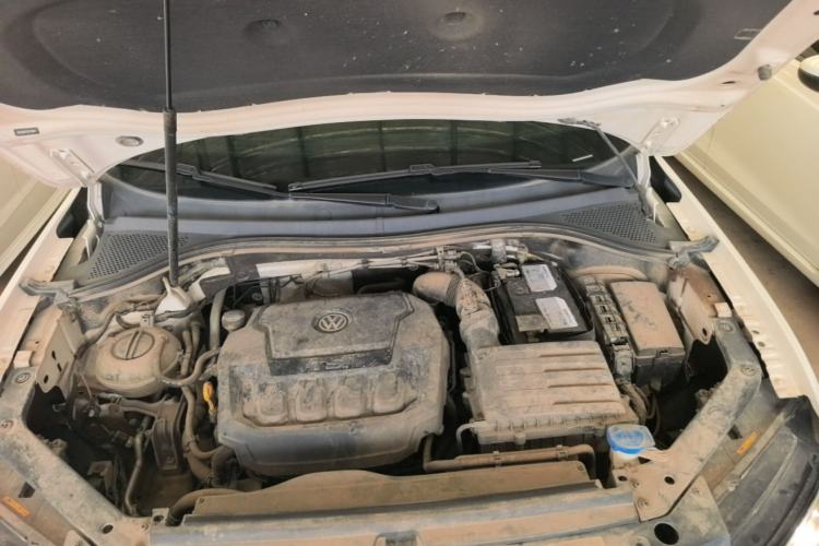 Used Volkswagen Tiguan L 2019 Updated Version 330TSI Automatic Two-Wheel Drive Panoramic Comfort Edition China VI Standard Engine Bay