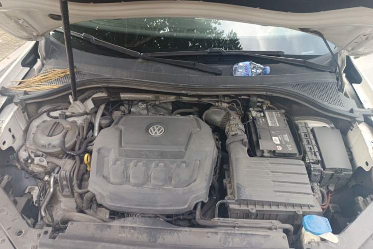 Used Volkswagen Tiguan L 2019 Updated Version 330TSI Automatic Two-Wheel Drive Panoramic Comfort Edition China VI Standard Engine Bay