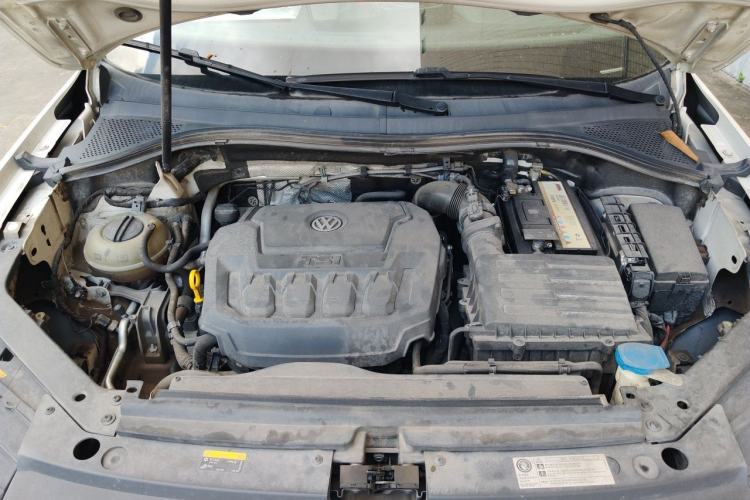 Used Volkswagen Tiguan L 2019 330TSI Automatic Two-Wheel Drive Panoramic Comfort Edition China VI Standard Engine Bay