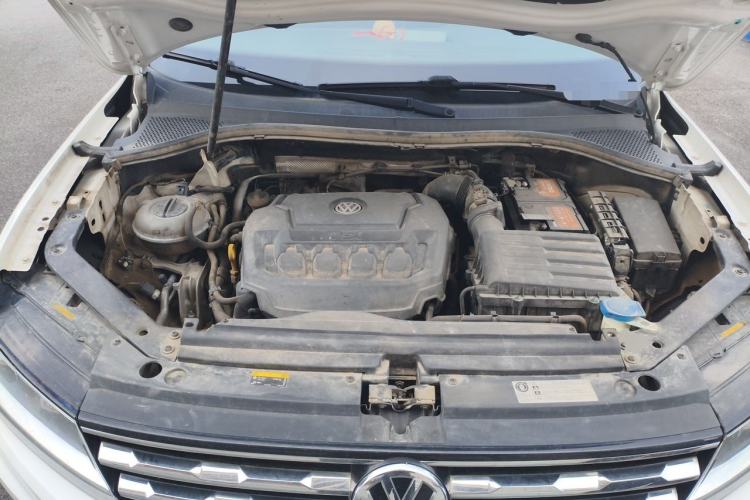 Used Volkswagen Tiguan L 2019 330TSI Automatic Two-Wheel Drive Smart Luxury Version China VI Standard Engine Bay