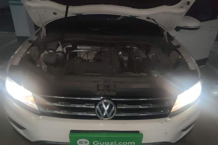 Used Volkswagen Tiguan L 2019 280TSI Automatic Two-Wheel Drive Panoramic Comfort Edition China V Standard Engine Bay