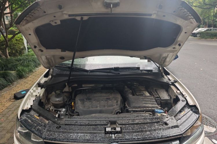 Used Volkswagen Tiguan L 2019 330TSI Automatic Two-Wheel Drive Panoramic Comfort Edition China VI Standard Engine Bay