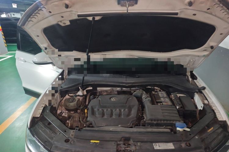 Used Volkswagen Tiguan L 2019 Updated Version 330TSI Automatic Two-Wheel Drive Panoramic Comfort Edition China VI Standard Engine Bay