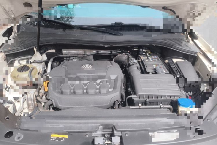 Used Volkswagen Tiguan L 2019 330TSI Automatic Two-Wheel Drive Smart Luxury Version China V Emission Standard Engine Bay