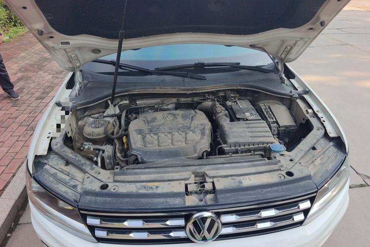 Used Volkswagen Tiguan L 2019 330TSI Automatic Two-Wheel Drive Panoramic Comfort Edition China VI Standard Engine Bay