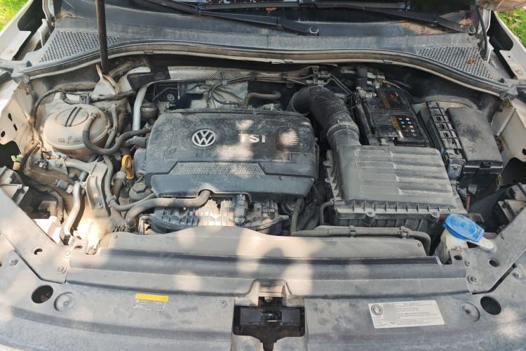 Used Volkswagen Tiguan L 2019 380TSI Automatic All-Wheel Drive R-Line Flagship 7-Seater China VI Standard Engine Bay