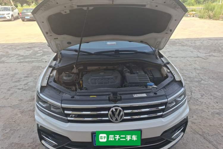 Used Volkswagen Tiguan L 2019 Restyled 330TSI Automatic Two-Wheel Drive R-Line Flagship Version China VI Standard Engine Bay