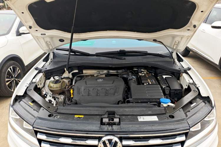 Used Volkswagen Tiguan L 2019 330TSI Automatic Two-Wheel Drive Panoramic Comfort Edition China VI Standard Engine Bay