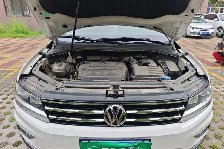 Used Volkswagen Tiguan L 2019 Revised 330TSI Automatic Two-Wheel Drive Smart & Luxury Edition China VI Standard Engine Bay