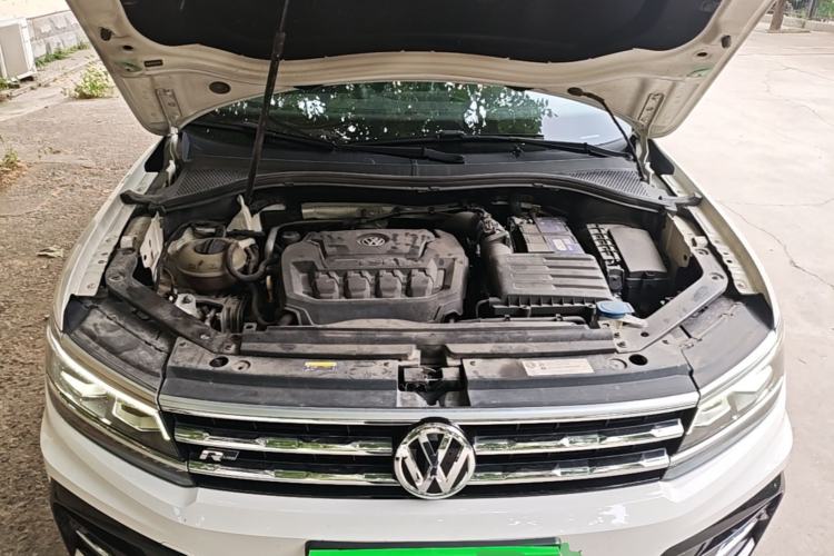 Used Volkswagen Tiguan L 2019 Restyled 330TSI Automatic Two-Wheel Drive R-Line Flagship Version China VI Standard Engine Bay