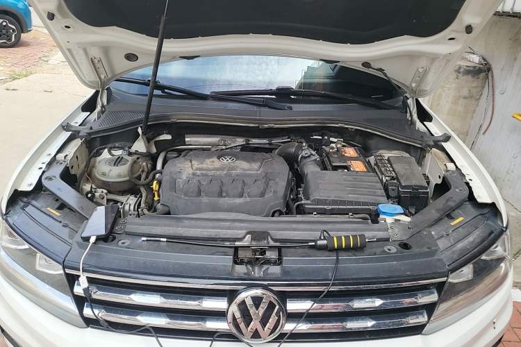 Used Volkswagen Tiguan L 2019 330TSI Automatic Two-Wheel Drive Smart Luxury Version China VI Standard Engine Bay